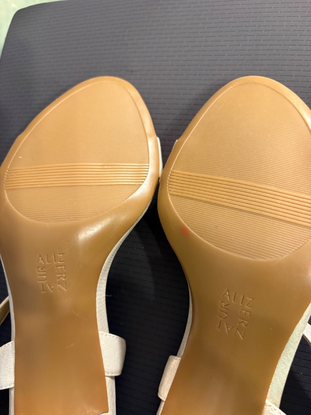 Naturalizer Heel Shoes - Picture 10 of 10